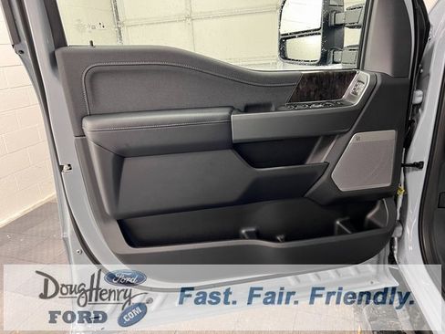 New 2026 Ford F250 Lariat w/ Black Appearance Package image 24