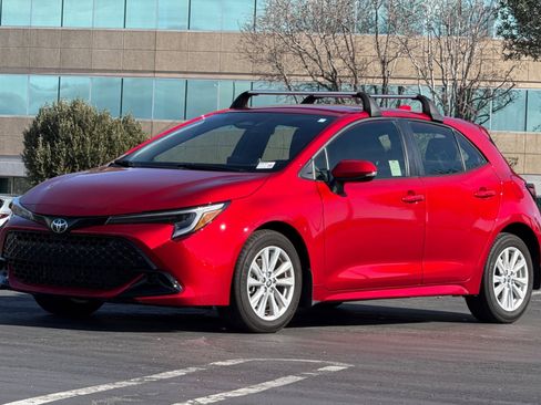 Used 2025 Toyota Corolla SE image 8