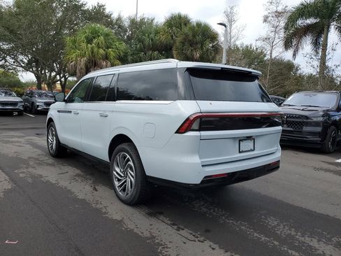 New 2025 Lincoln Navigator L Reserve AWD/4WD image 3
