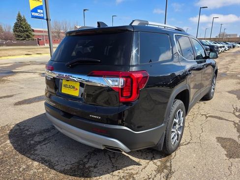 Used 2023 GMC Acadia SLT w/ Technology Package image 10