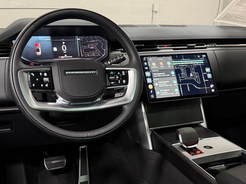 Used 2025 Land Rover Range Rover SE AWD/4WD image 34