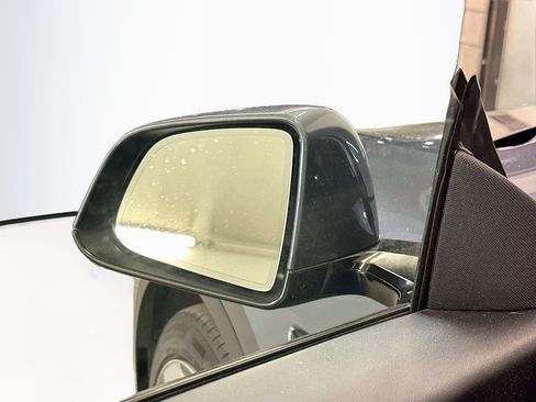 Used 2021 Tesla Model Y Long Range AWD/4WD image 16