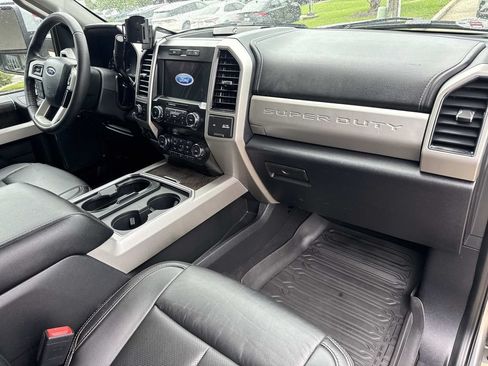 Used 2021 Ford F250 Lariat w/ Lariat Ultimate Package AWD/4WD image 14