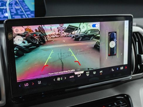 New 2025 Ford Expedition Active image 25