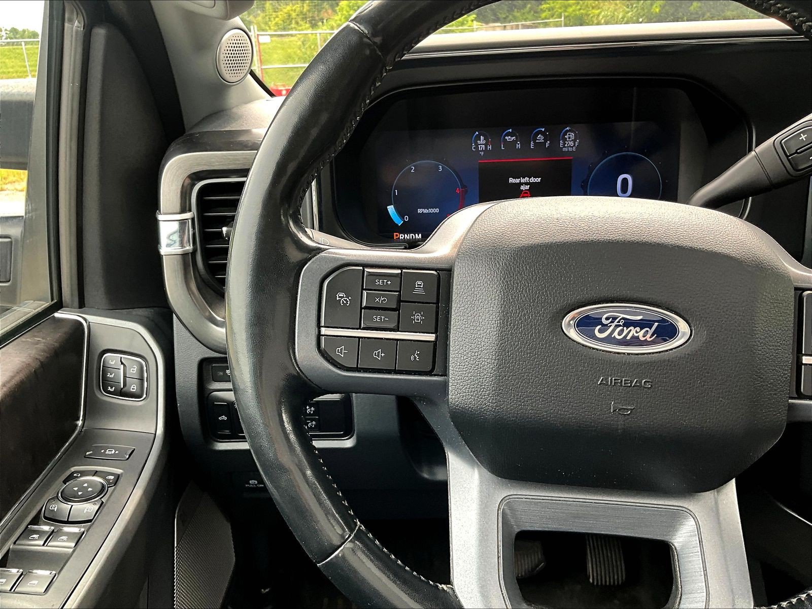Used 2023 Ford F350 Lariat w/ Lariat Ultimate Package AWD/4WD image 12