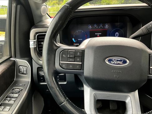 Used 2023 Ford F350 Lariat w/ Lariat Ultimate Package AWD/4WD image 12