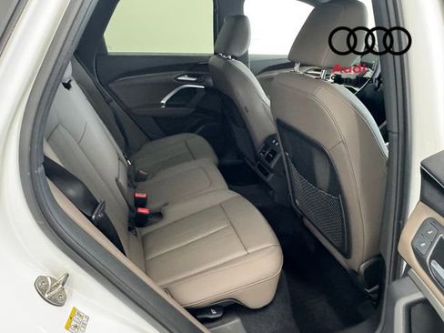 Used 2025 Audi Q5 Premium w/ Convenience Package image 26