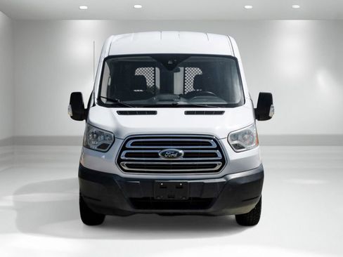 Used 2015 Ford Transit 150 XLT image 4