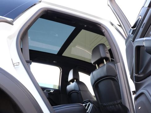 Used 2018 Porsche Cayenne S image 34