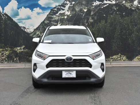 Used 2021 Toyota RAV4 XLE w/ XLE Grade Weather Package AWD/4WD image 5