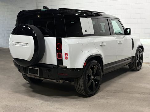 Used 2024 Land Rover Defender 110 X-Dynamic SE AWD/4WD image 7