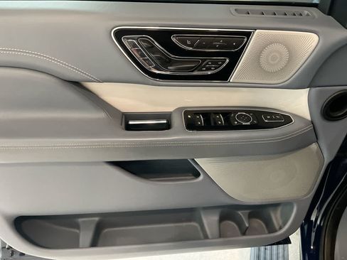 Used 2020 Lincoln Navigator Black Label w/ Cargo Convenience Package AWD/4WD image 13