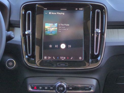 New 2025 Volvo XC40 B5 Core w/ Protection Package Premier image 14