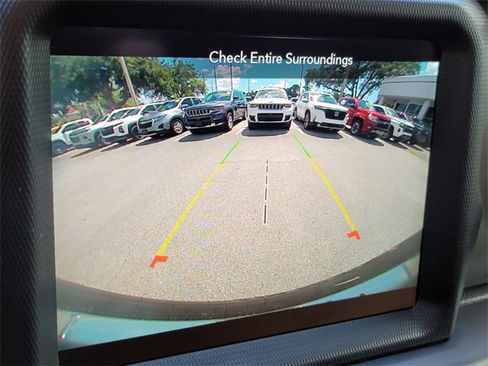 Used 2022 Jeep Wrangler Unlimited Sahara image 31