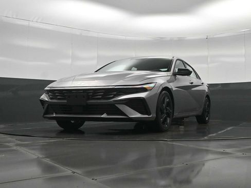 New 2026 Hyundai Elantra SEL Sport Premium image 32