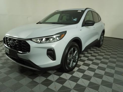 Used 2025 Ford Escape ST-Line FWD image 3