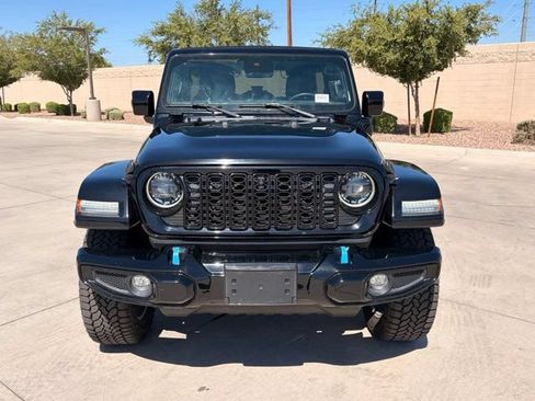 Used 2024 Jeep Wrangler High Altitude AWD/4WD image 3