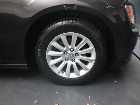 Used 2013 Chrysler 300 image 20