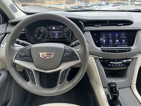 Used 2020 Cadillac XT5 Premium Luxury image 23