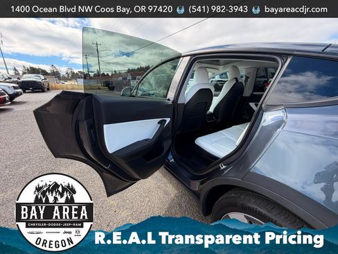 Used 2021 Tesla Model Y Long Range AWD/4WD image 15