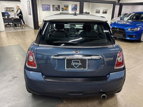 Used 2010 MINI Cooper Hardtop image 9