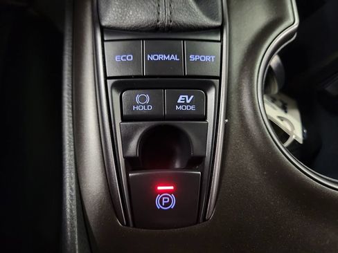 Used 2024 Toyota Camry SE FWD image 16