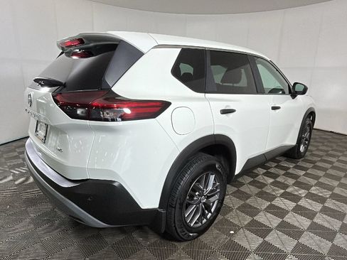 Used 2023 Nissan Rogue S AWD/4WD image 3