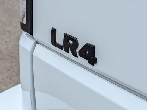 Used 2015 Land Rover LR4 HSE AWD/4WD image 34