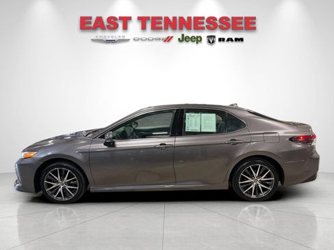 Used 2024 Toyota Camry XLE FWD image 6