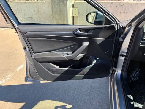 Used 2024 Volkswagen Jetta SE image 10