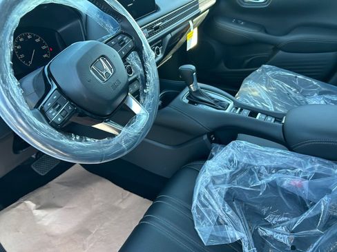 New 2026 Honda HR-V EX-L image 10