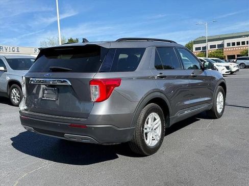 Certified 2022 Ford Explorer XLT w/ Equipment Group 202A RWD image 4