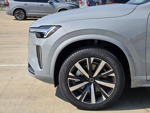 Certified 2025 Volvo XC90 B5 Core w/ Climate Package image 12