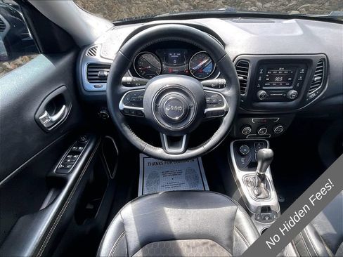 Used 2018 Jeep Compass Latitude AWD/4WD image 5