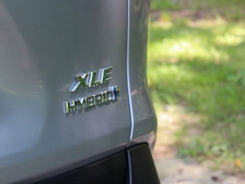 Used 2024 Toyota RAV4 XLE image 9