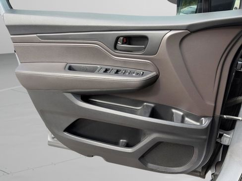 Used 2020 Honda Odyssey EX image 16