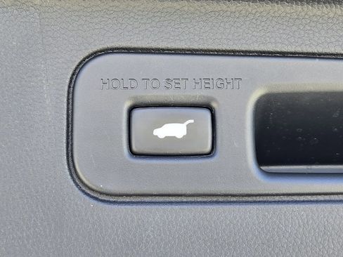 Certified 2023 Honda Pilot Touring image 12