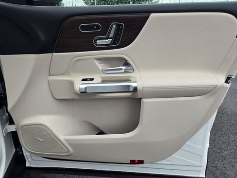 New 2026 Mercedes-Benz GLB 250 4MATIC image 24