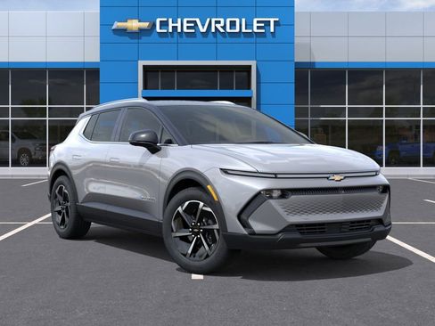 Used 2026 Chevrolet Equinox EV LT image 7