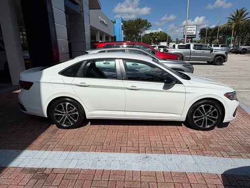Certified 2023 Volkswagen Jetta Sport FWD image 7