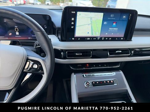 Used 2025 Lincoln Aviator 2WD image 10