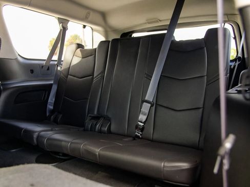 Used 2016 Cadillac Escalade ESV Luxury AWD/4WD image 29