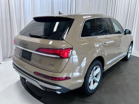 Used 2025 Audi Q7 3.0T Premium AWD/4WD image 32