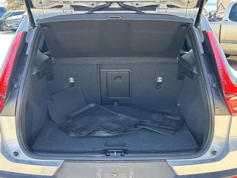 Used 2025 Volvo XC40 B5 Core w/ Protection Package Premier image 14