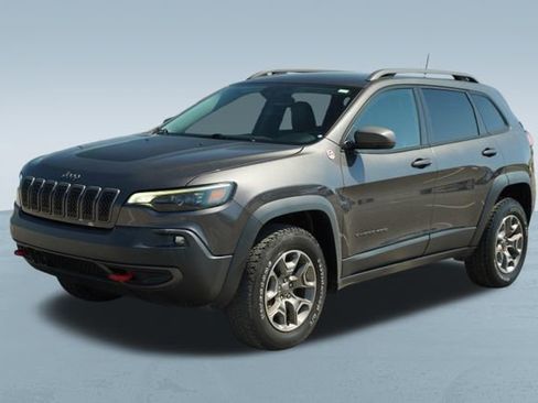 Used 2021 Jeep Cherokee Trailhawk image 3