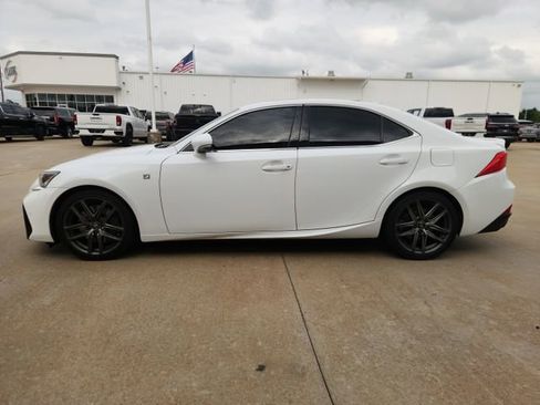 Used 2019 Lexus IS 300 F Sport w/ F Sport Package RWD image 4