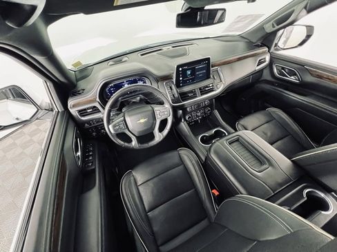 Used 2022 Chevrolet Suburban Premier image 10