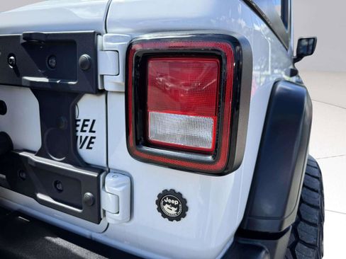 Used 2020 Jeep Wrangler Unlimited Sport AWD/4WD image 16