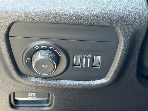 Used 2021 Jeep Grand Cherokee L Limited AWD/4WD image 19