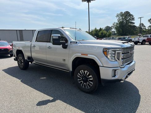 Used 2022 GMC Sierra 2500 Denali w/ LPO, GMC Protection Package AWD/4WD image 9